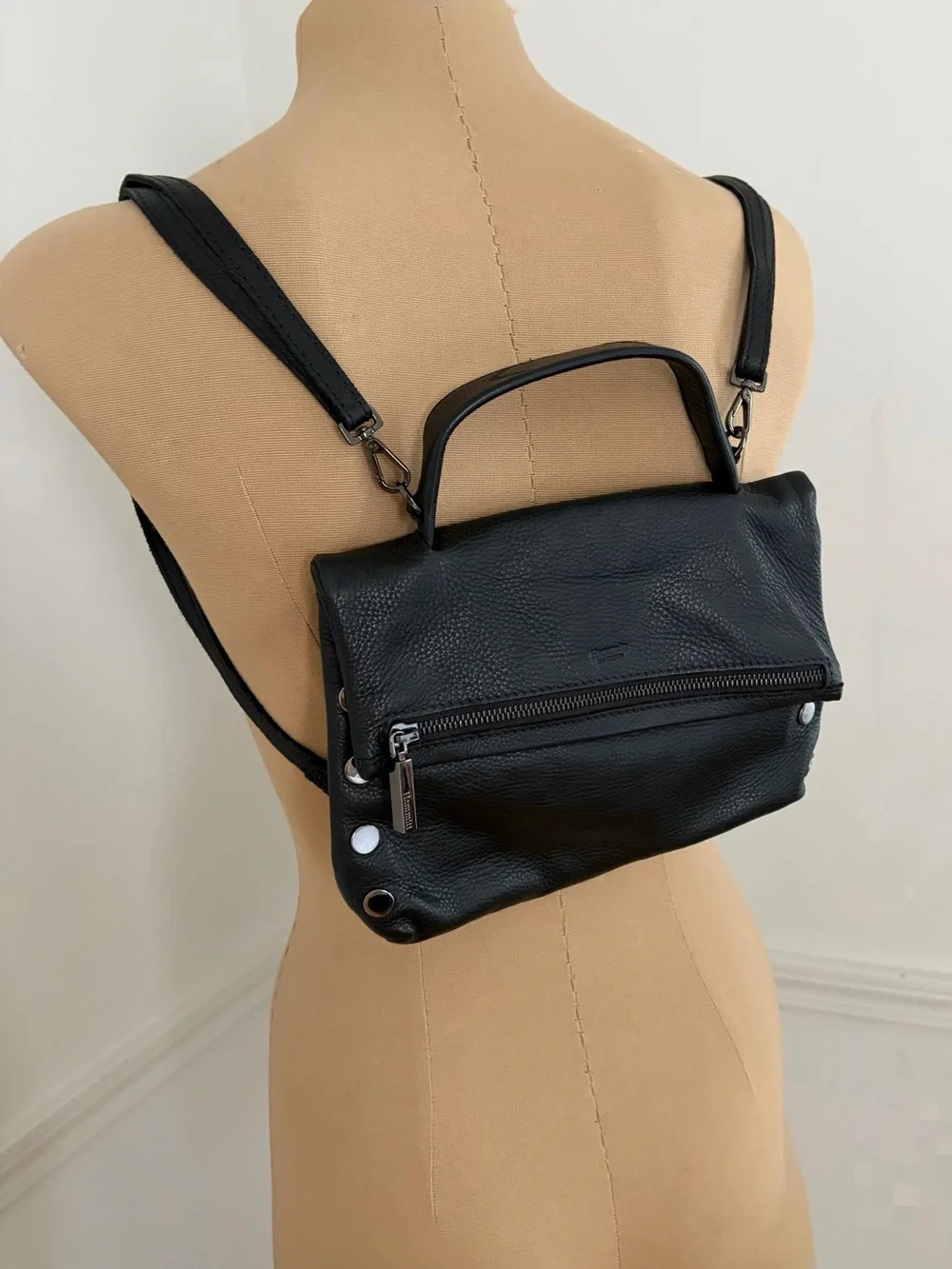 HAMMIT VIP Leather bag with gunmetal hardware (Backpack, crossbody, shoulder)